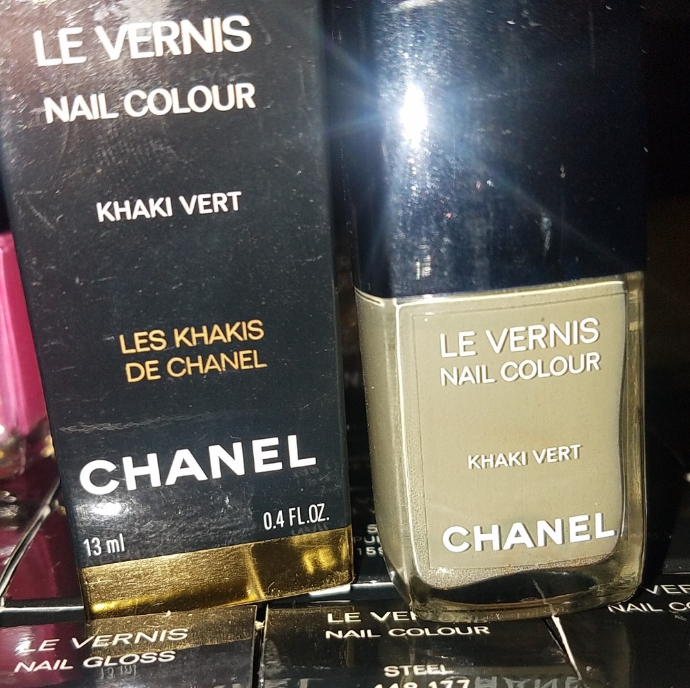 Chanel Khaki Vert Le Vernis
